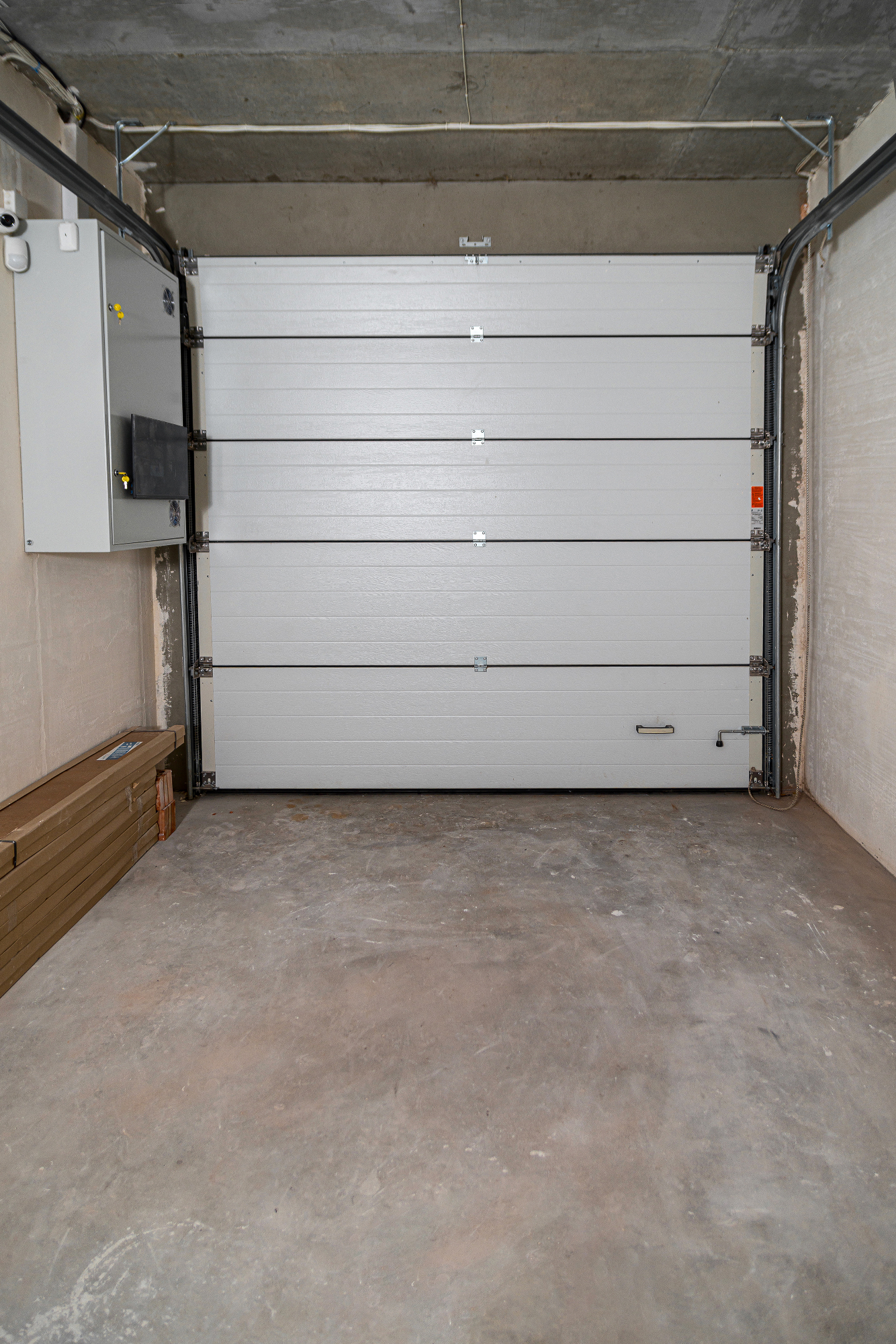 Garažna vrata so bila še zadnji element naše renovacije hiše
